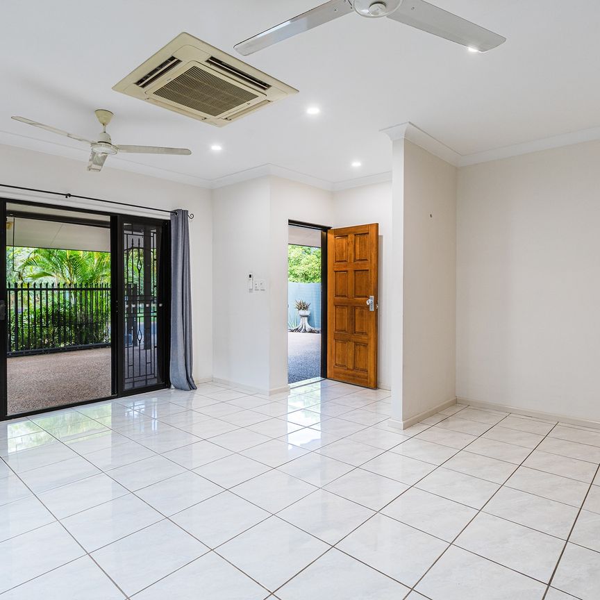 10 Ashburton Way, - Photo 1