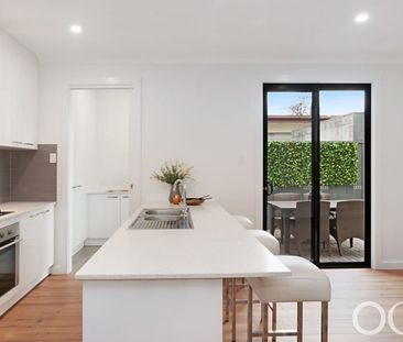 Open The Door To Family Space & Easy City Living - Photo 4