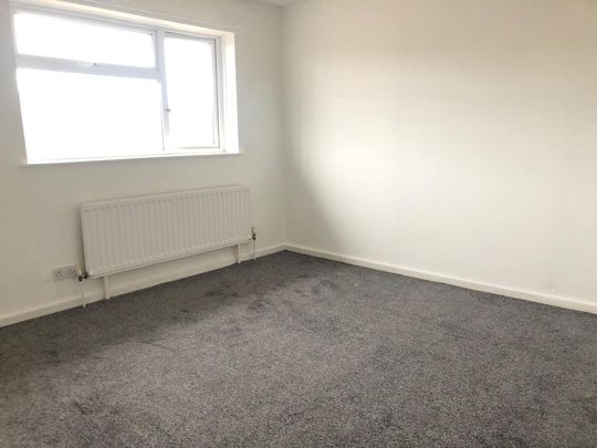 3 bedroom end of terrace house to rent - Photo 1
