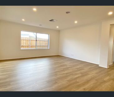 23 Echuca Avenue, Eynesbury, Vic 3338 - Photo 3