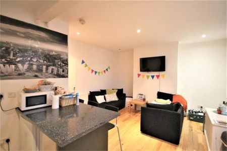 3 Bed - 30 Harold View, Hyde Park, Leeds - LS6 1PP - Student - Photo 2