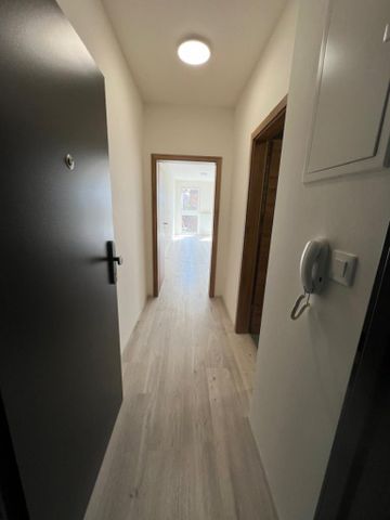 Pronájem bytu 1+kk 29 m2 - Fotografie 4