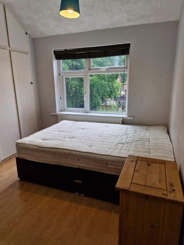 7 bedroom townhouse to rent - Photo 2