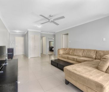 Spacious inner city unit - Photo 5