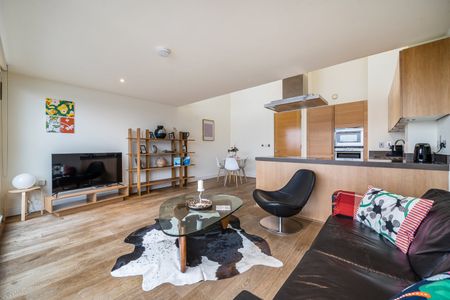 Great West Road, Hammersmith, London, W6 - Photo 2