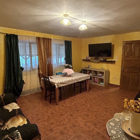 Cabana P+E de închiriat, 120 mp, zona Poiana Tapului - Photo 1