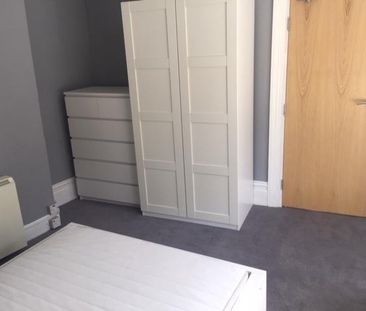 5 bedroom terraced house to rent - Photo 2