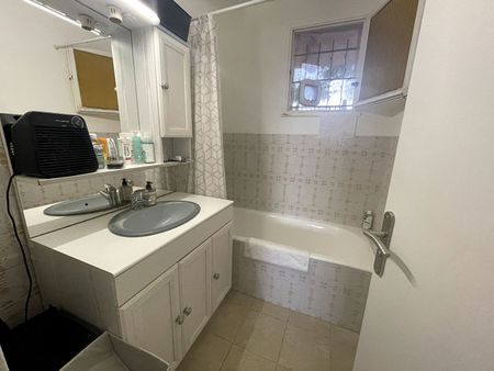 A LOUER Appartement Sausset-les-pins 2 pièce(s) 37 m2, bord de mer, résidence sécurisée, une terrasse, - Photo 2