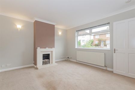 2 bedroom Semi-Detached House to let - Photo 4