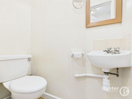 4 bedroom semi-detached house to rent - Photo 3