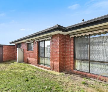 Spacious 2 Bedroom Unit - Photo 3