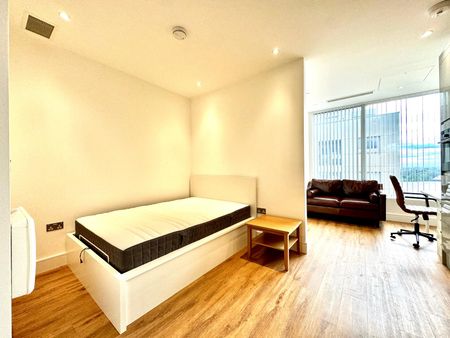 Westgate House, Hanger Lane, W5 - Photo 3