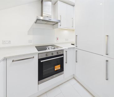 Oakwood Road, AL2 3ET, Bricket Wood - Photo 4