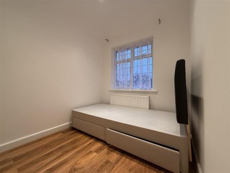 4 bedroom semi-detached house to rent - Photo 3