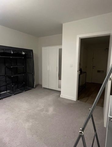 1 Bed Flat, Belvoir Square, W12 - Photo 4