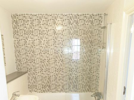 Flat to rent on - Photo 4