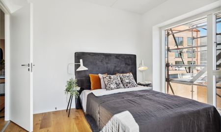 Stor skøn 4-værelses lejlighed med altan i et unikt gårdmiljø - Foto 2