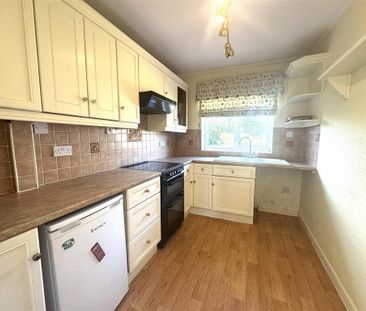 2 bedroom semi-detached bungalow to rent - Photo 5