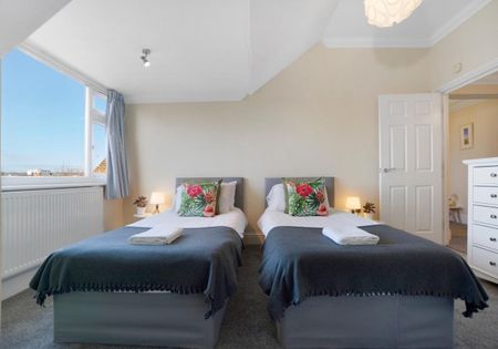 2 Bed Flat, Brunswick Fab Pad, BN3 - Photo 2