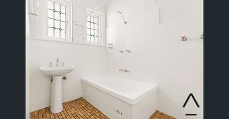 BEAUTIFUL ART DECO APARTMENT - Photo 4