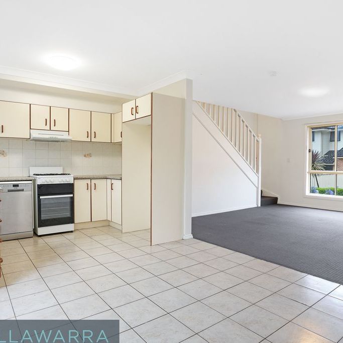 Located just minutes walk to Wollongong Hospital, Train Station and the CBD - Photo 1