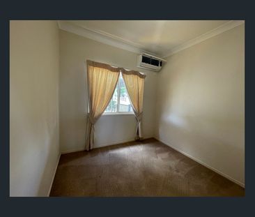 FOUR BEDROOM , TWO BATHROOM HOME - FIRST MONTHS FREE RENT ! - Photo 2