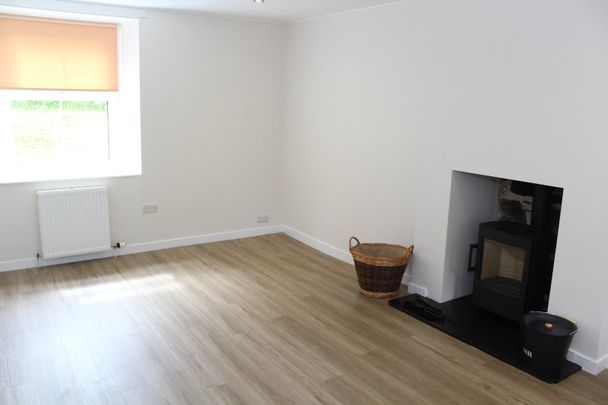 3 bedroom detached property to rent - Photo 1