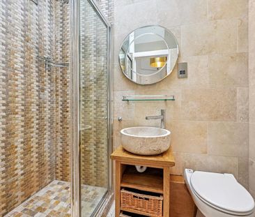 3 bedroom flat to rent - Photo 4