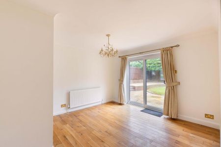 5 bedroom detached house to rent - Photo 4