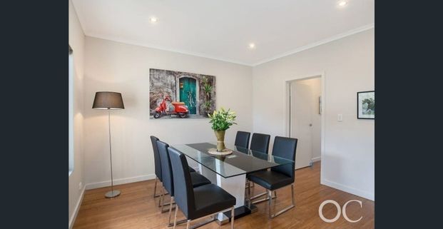 Open the Door to Effortless Style - Photo 1