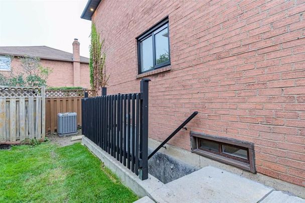 For Lease - 40 Leatherhead Court, Brampton, Ontario - Photo 1