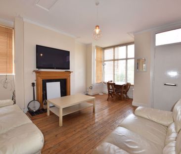 3 bedroom House in Knowle Road, Leeds - Photo 4