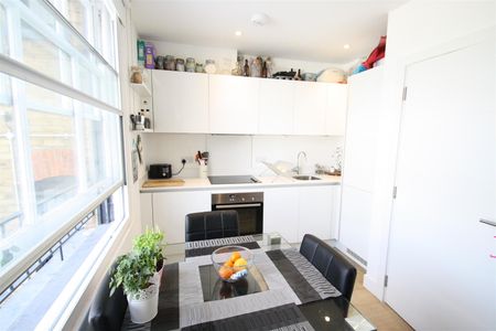 Ripon Court, London - Photo 3