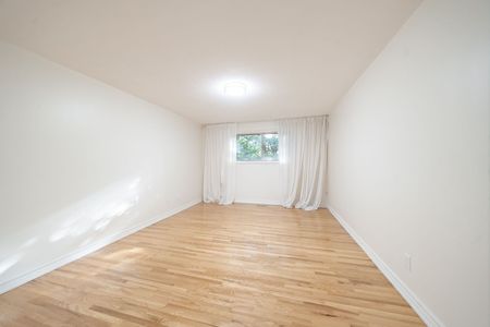 For Lease - 98 Tanjoe Crescent, Toronto, Ontario - Photo 5