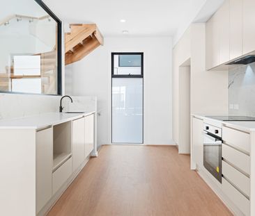 One year old property for lease - Tonsley campus - Photo 6