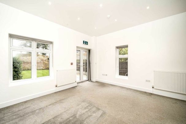 Pierrepoint Road, Acton, W3 - Photo 1