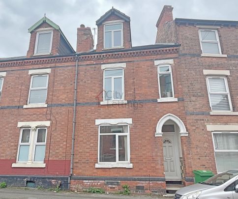 3 Bedroom Mid Terraced House - Photo 1