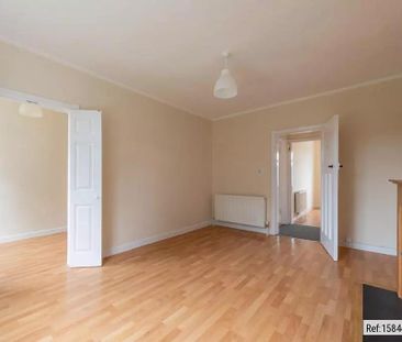 3 bedroom flat to rent - Photo 4