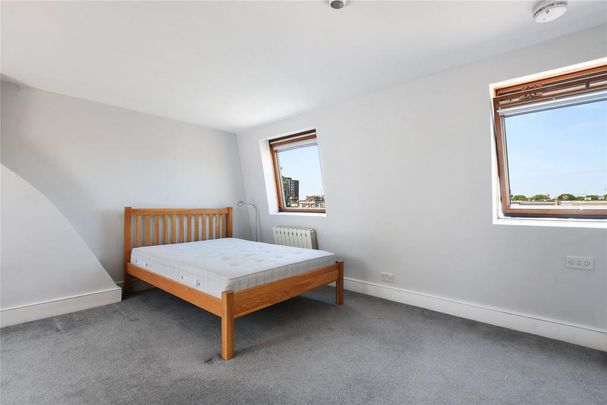 3 bedroom flat to rent - Photo 1