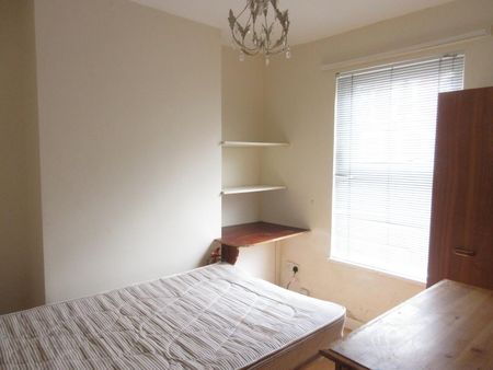 Great Four Bedroom House, 22 Palestine Street, Queens Quarter, Belfast - Photo 2