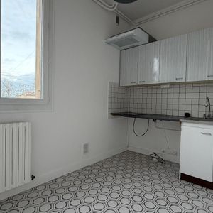 Location Appartement 1 pièce 24m² CLERMONT FERRAND 63000 - Photo 3