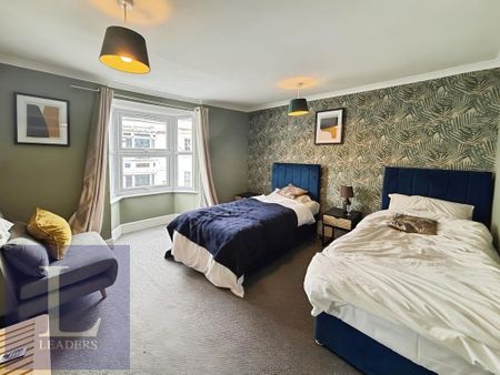 3 bedroom apartment to rent - Photo 2