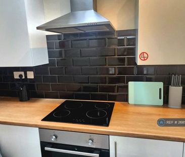 1 bedroom in a house share to rent - Photo 5