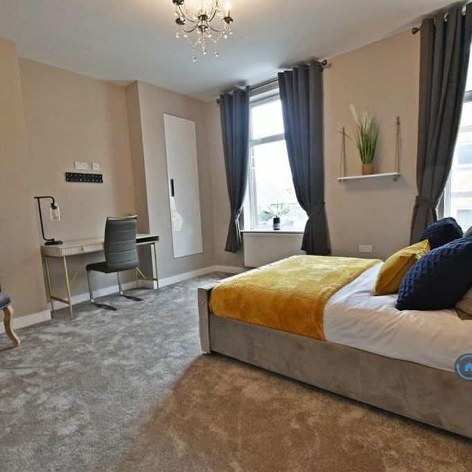 1 bedroom in a house share to rent - Photo 1