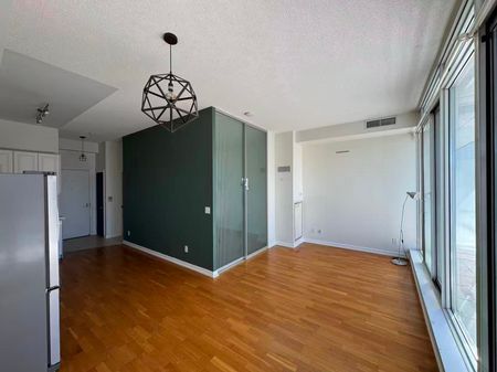 For Lease - 111 Elizabeth Street Unit# 1827, Toronto, Ontario - Photo 2