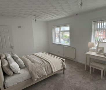 2 bedroom semi-detached house to rent - Photo 6