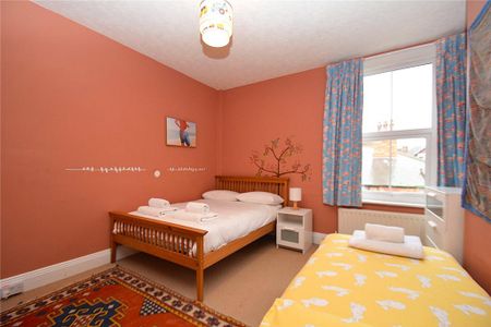 3 bedroom terraced house to rent - Photo 2