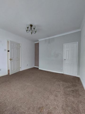 2 bedroom semi-detached house to rent - Photo 3
