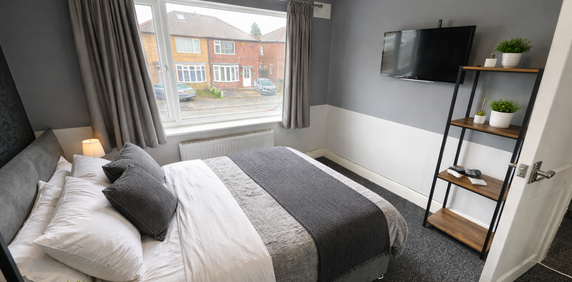 3 bedroom semi-detached house to rent - Photo 2