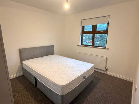 Partly Furnished 2 Bedroom Apartment - Photo 2